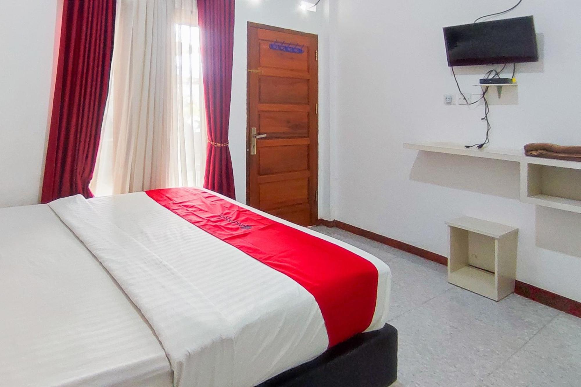 Reddoorz Syariah At Penginapan Eby Padang Ngoại thất bức ảnh