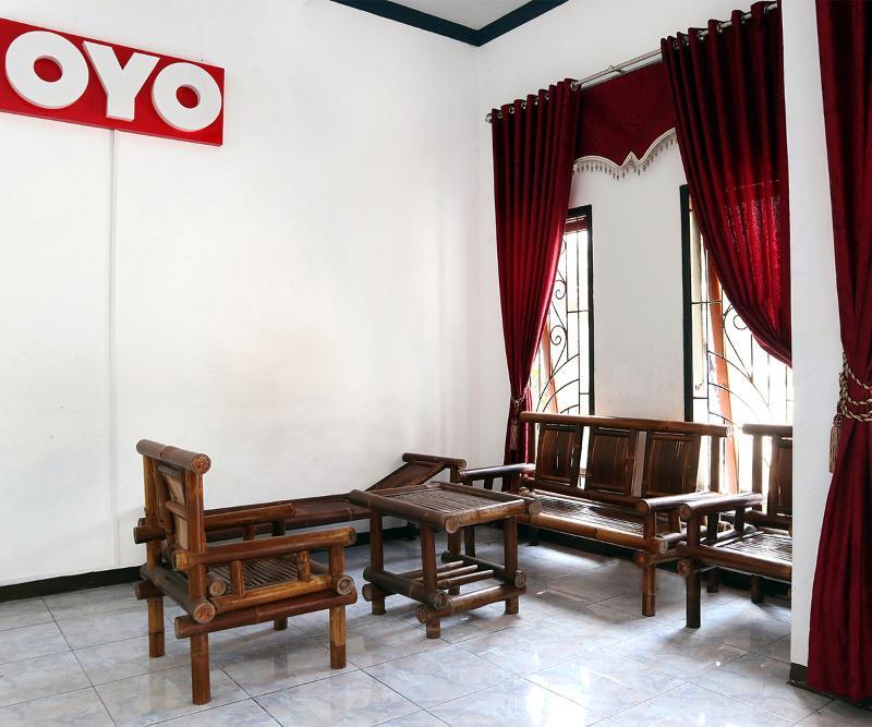 Reddoorz Syariah At Penginapan Eby Padang Ngoại thất bức ảnh