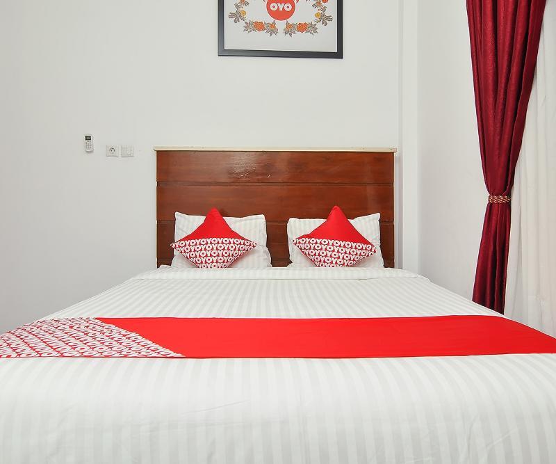 Reddoorz Syariah At Penginapan Eby Padang Ngoại thất bức ảnh