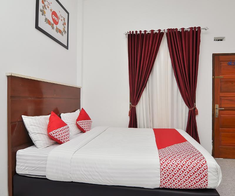 Reddoorz Syariah At Penginapan Eby Padang Ngoại thất bức ảnh