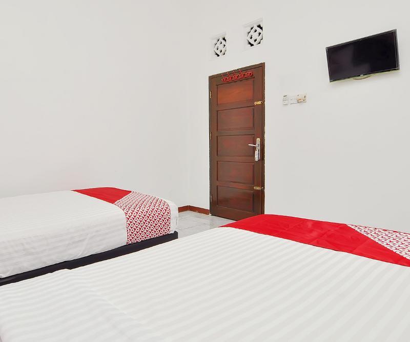 Reddoorz Syariah At Penginapan Eby Padang Ngoại thất bức ảnh