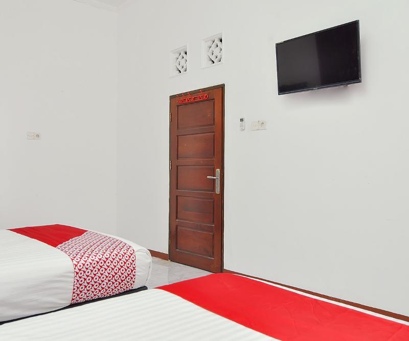 Reddoorz Syariah At Penginapan Eby Padang Ngoại thất bức ảnh
