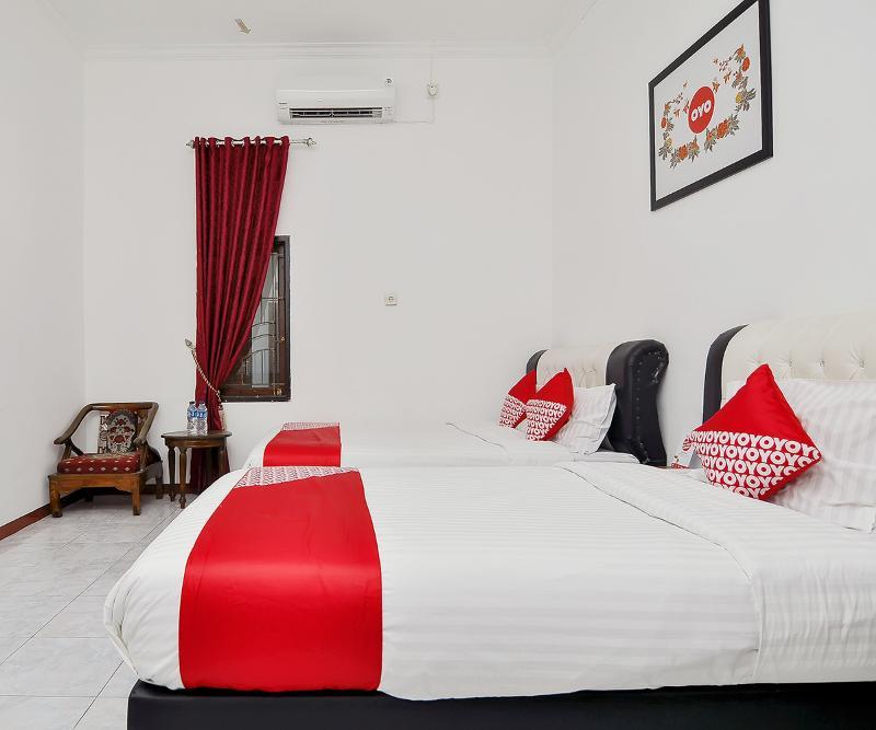 Reddoorz Syariah At Penginapan Eby Padang Ngoại thất bức ảnh
